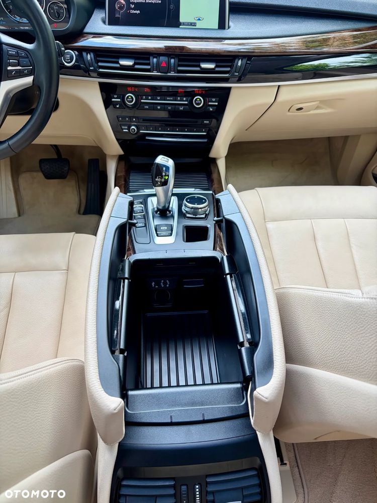 BMW X5 xDrive35i Edition Exclusive - 38