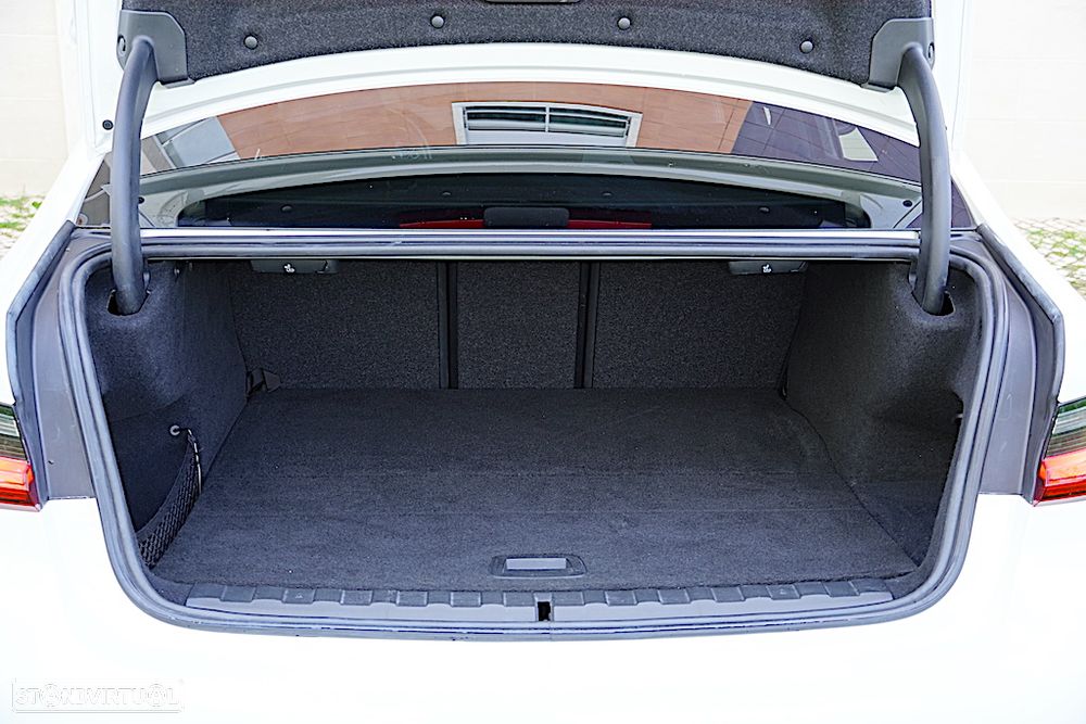 BMW 320 e Line Sport Auto - 18