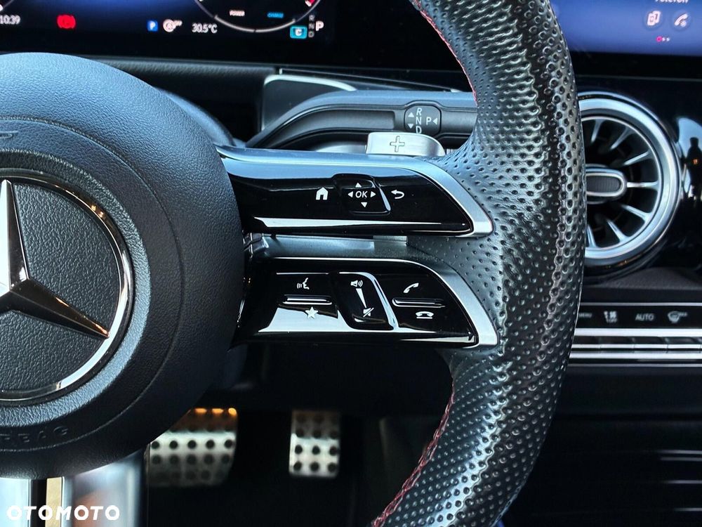 Mercedes-Benz GLB - 12