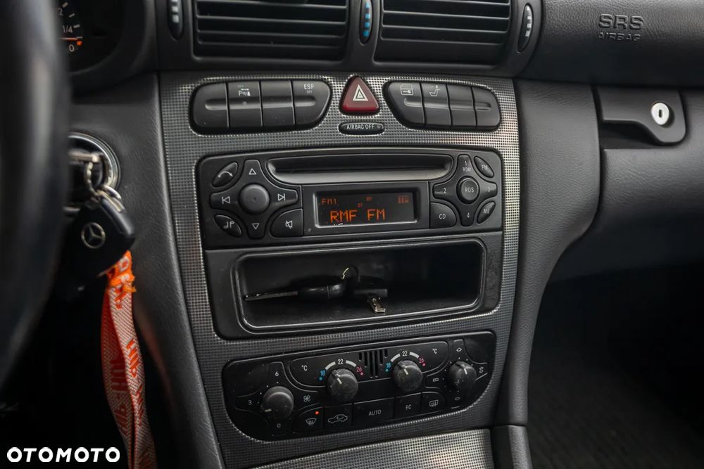 Mercedes-Benz Klasa C 240 Avantgarde Sport Edition - 25