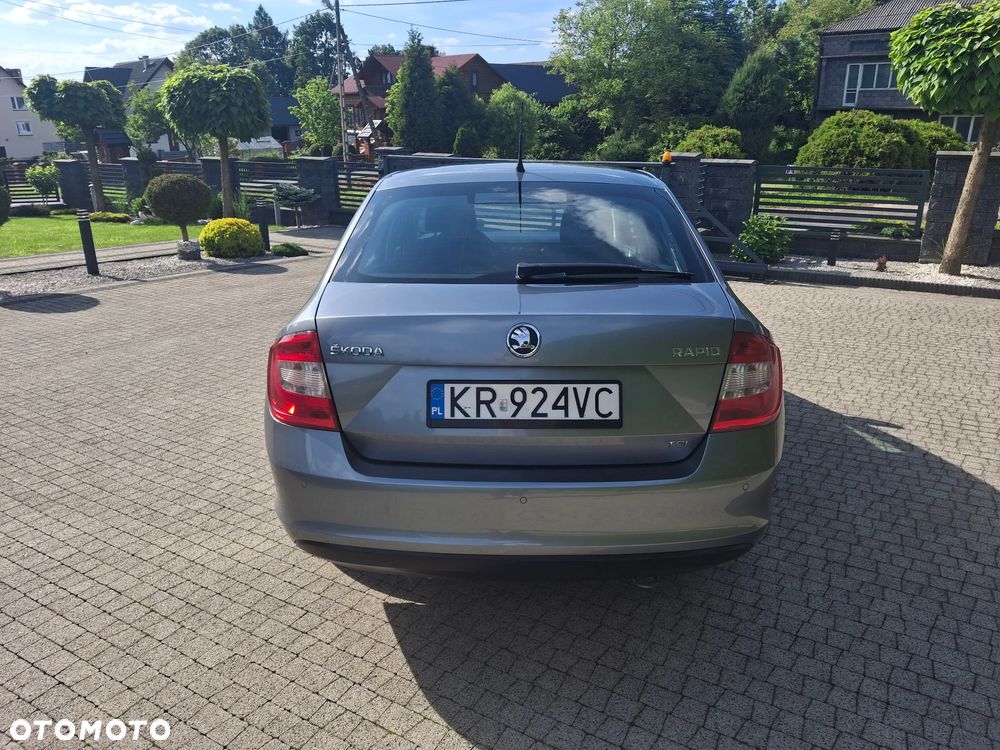 Skoda RAPID 1.2 TSI Ambition - 12