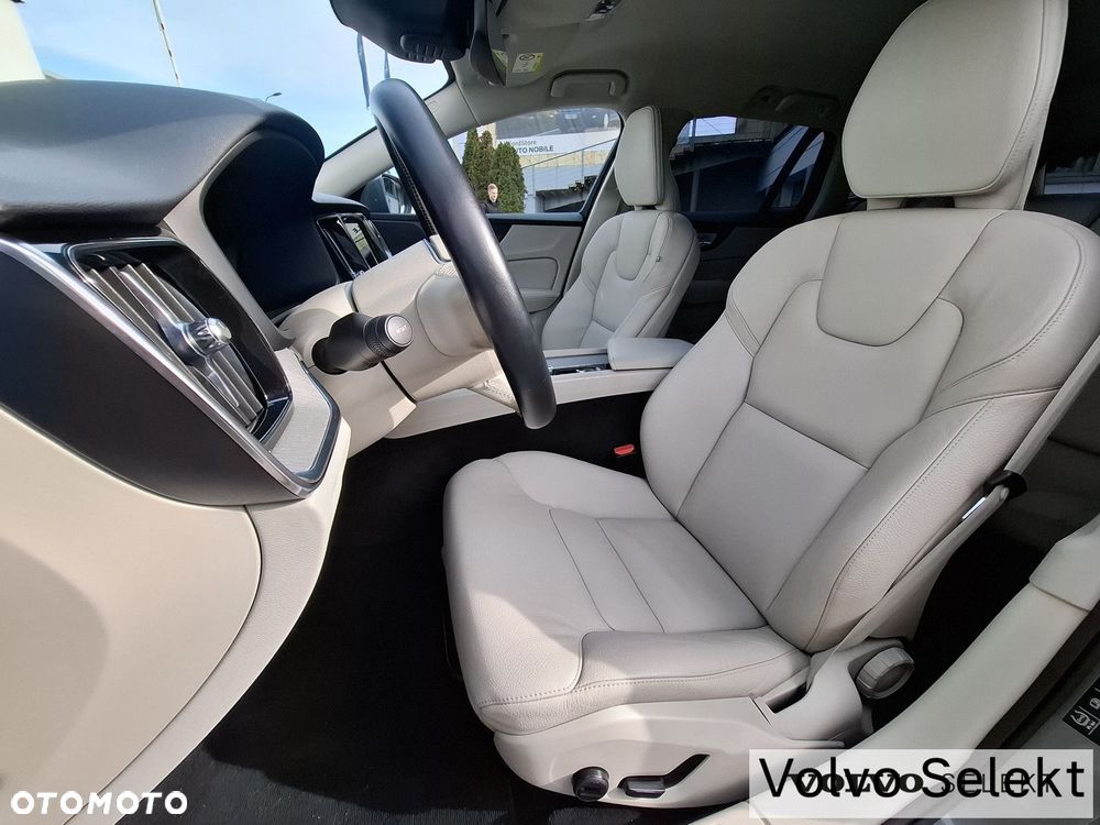 Volvo V60 Cross Country - 9