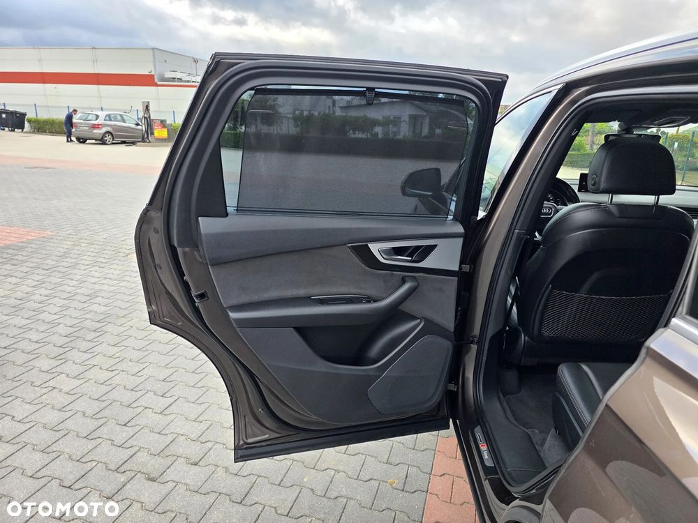 Audi Q7 - 11