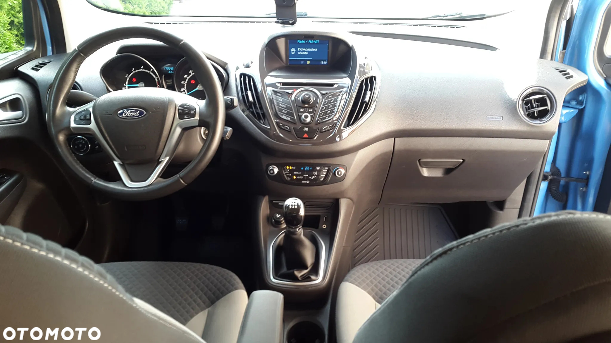 Ford Tourneo Courier 1.0 EcoBoost Titanium - 10