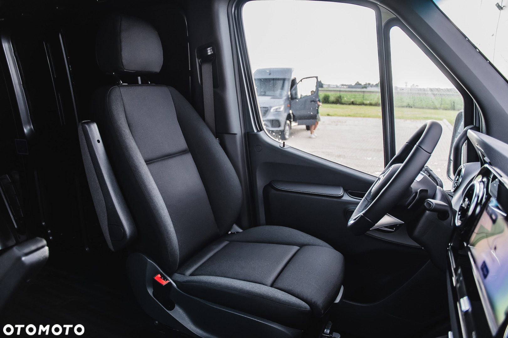 Mercedes-Benz Sprinter - 14
