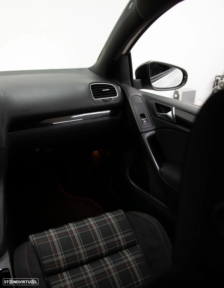 VW Golf 2.0 TSi GTI DSG - 52