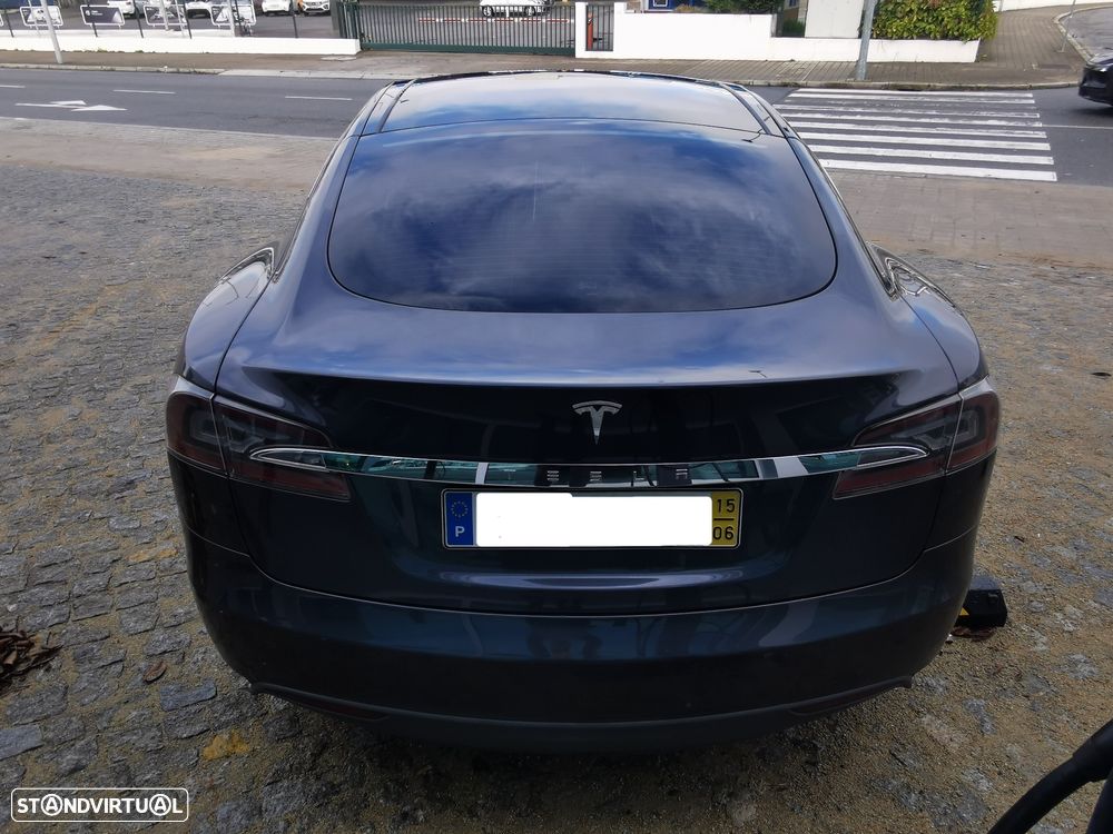 Tesla Model S 85 - 5