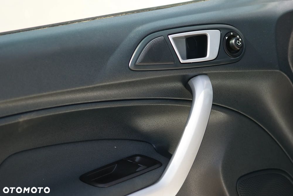 Ford Fiesta 1.25 Champions Edition - 16