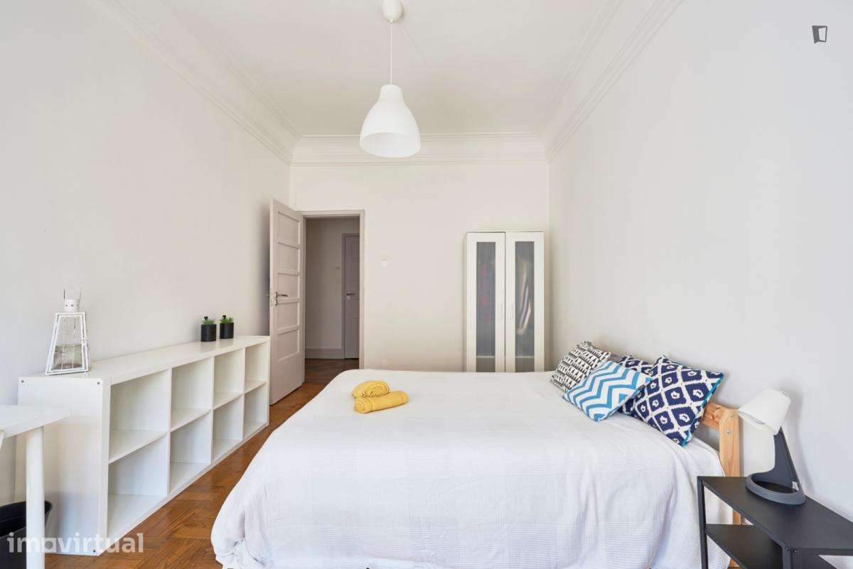 Quarto - localizado em Marquês de Pombal Lisbon - Grande imagem: 4/52