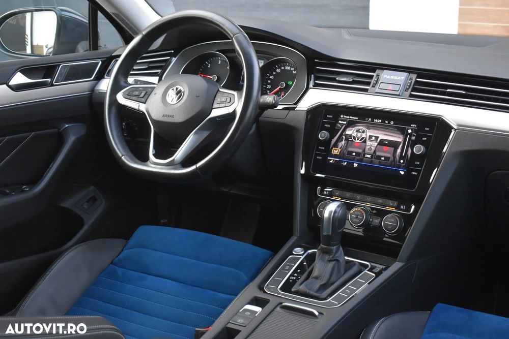Volkswagen Passat Variant 2.0 TDI SCR DSG Highline - 9