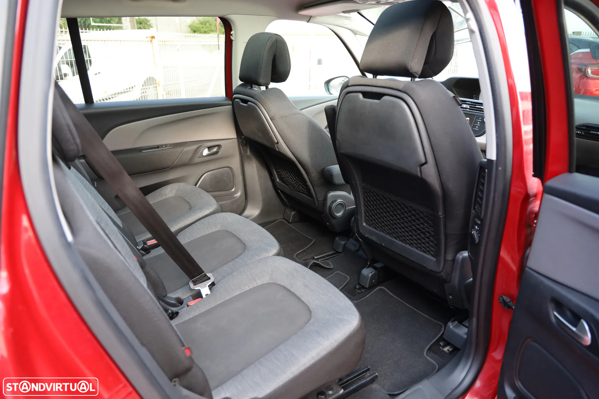 Citroën Grand C4 Spacetourer BlueHDi 130 Stop&Start EAT8 SHINE - 9