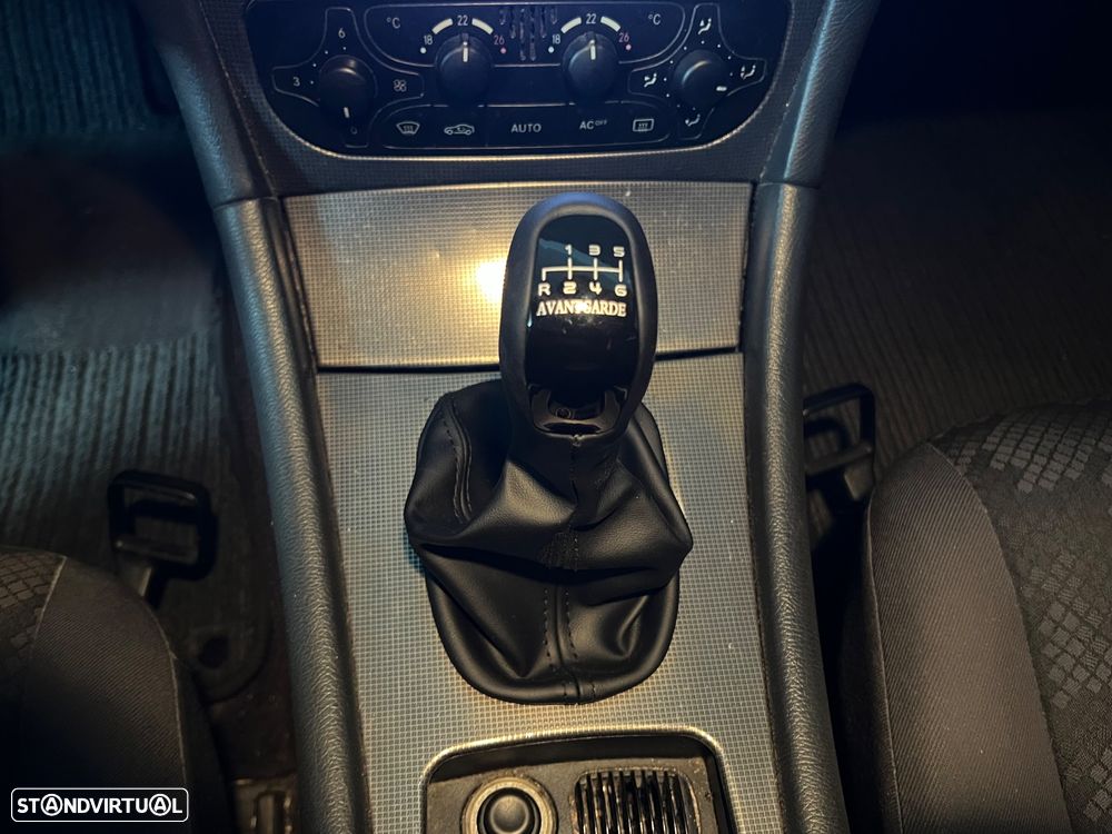 Mercedes-Benz C 270 T CDI Avantgarde - 10