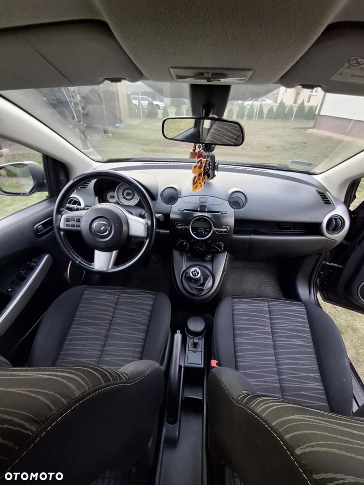 Mazda 2 - 7