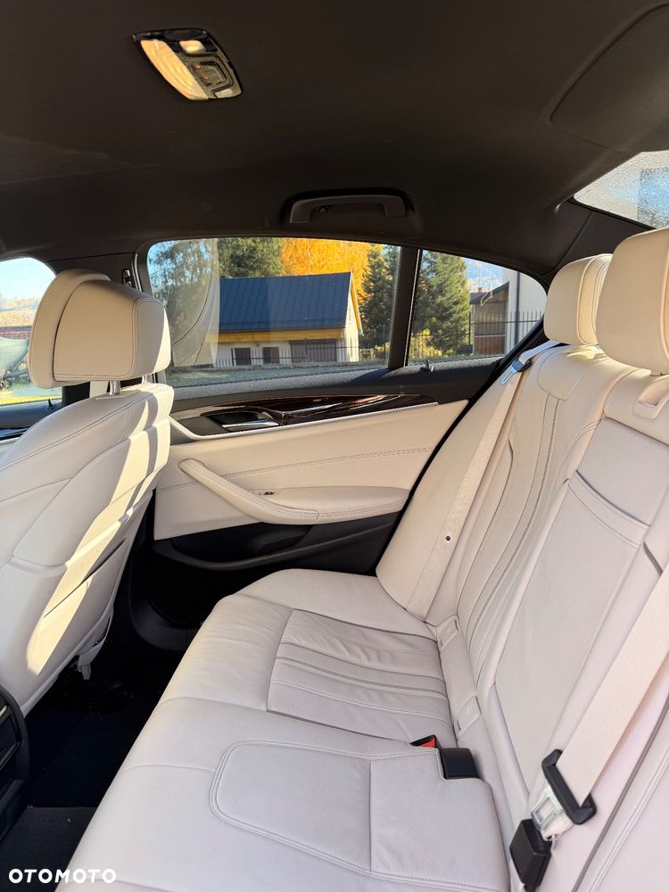 BMW Seria 5 520d xDrive M Sport sport - 9