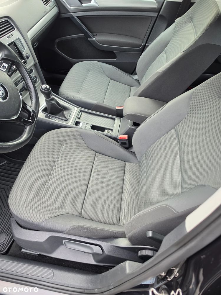 Volkswagen Golf - 11
