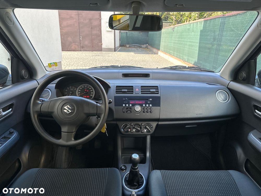 Suzuki Swift 1.3 Comfort - 24