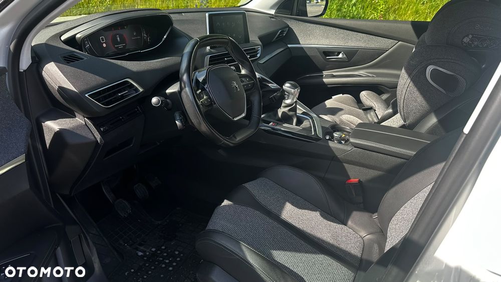 Peugeot 3008 1.2 PureTech Allure S&S - 7