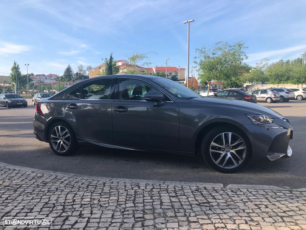 Lexus IS 300H Executive - 8