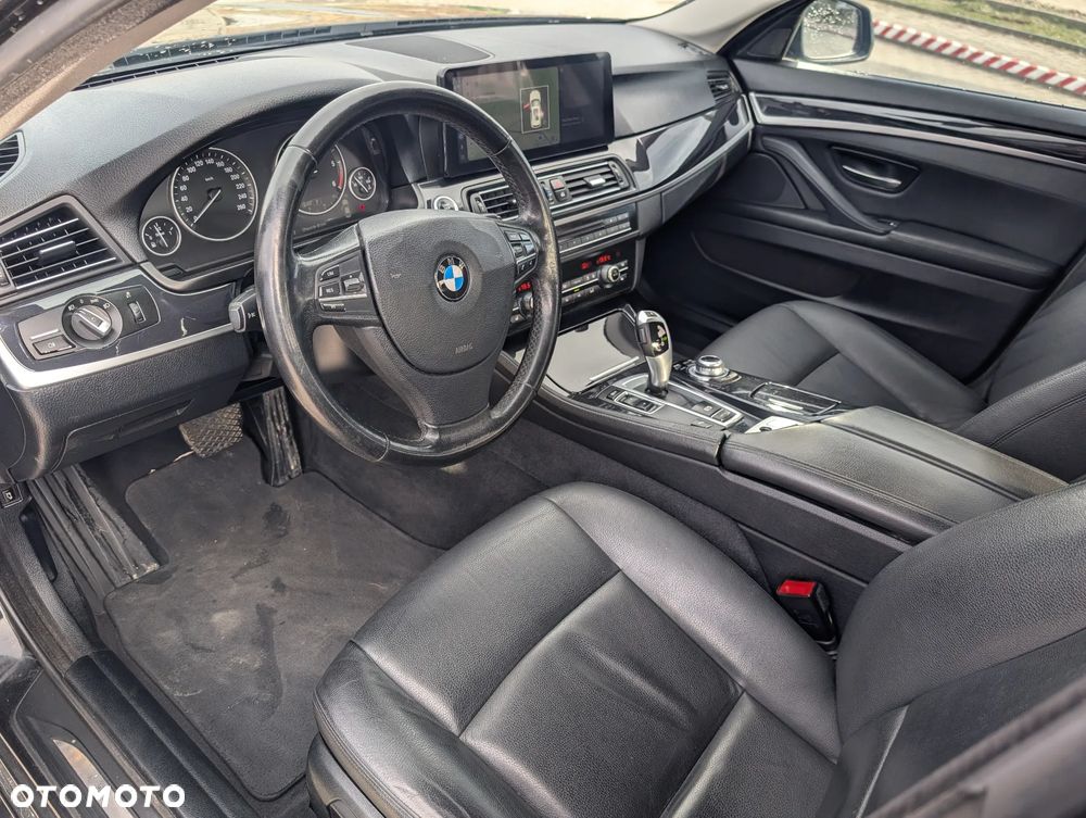 BMW Seria 5 518d - 12