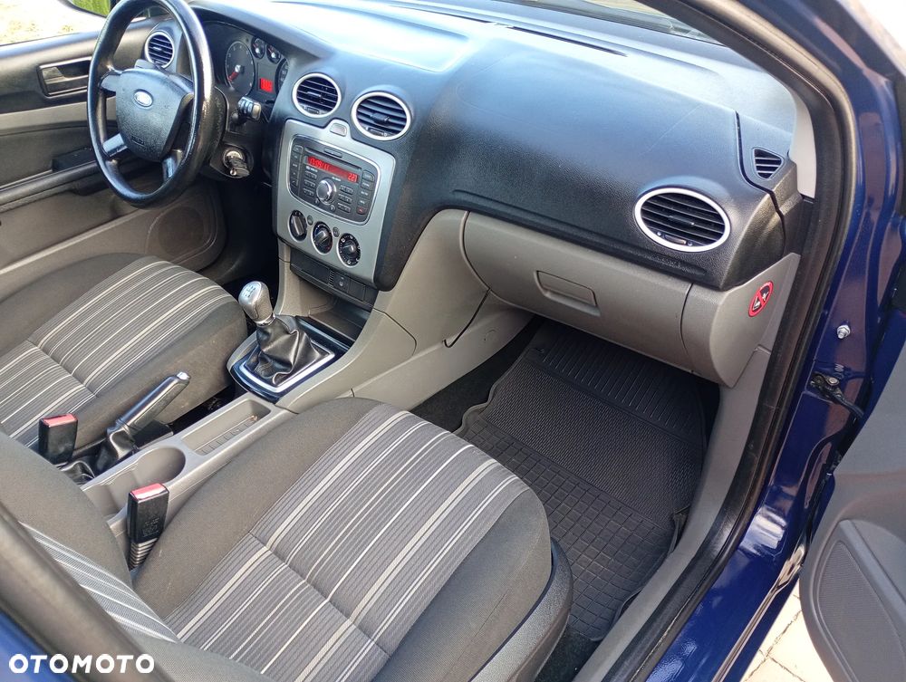 Ford Focus 1.6 Ambiente - 8