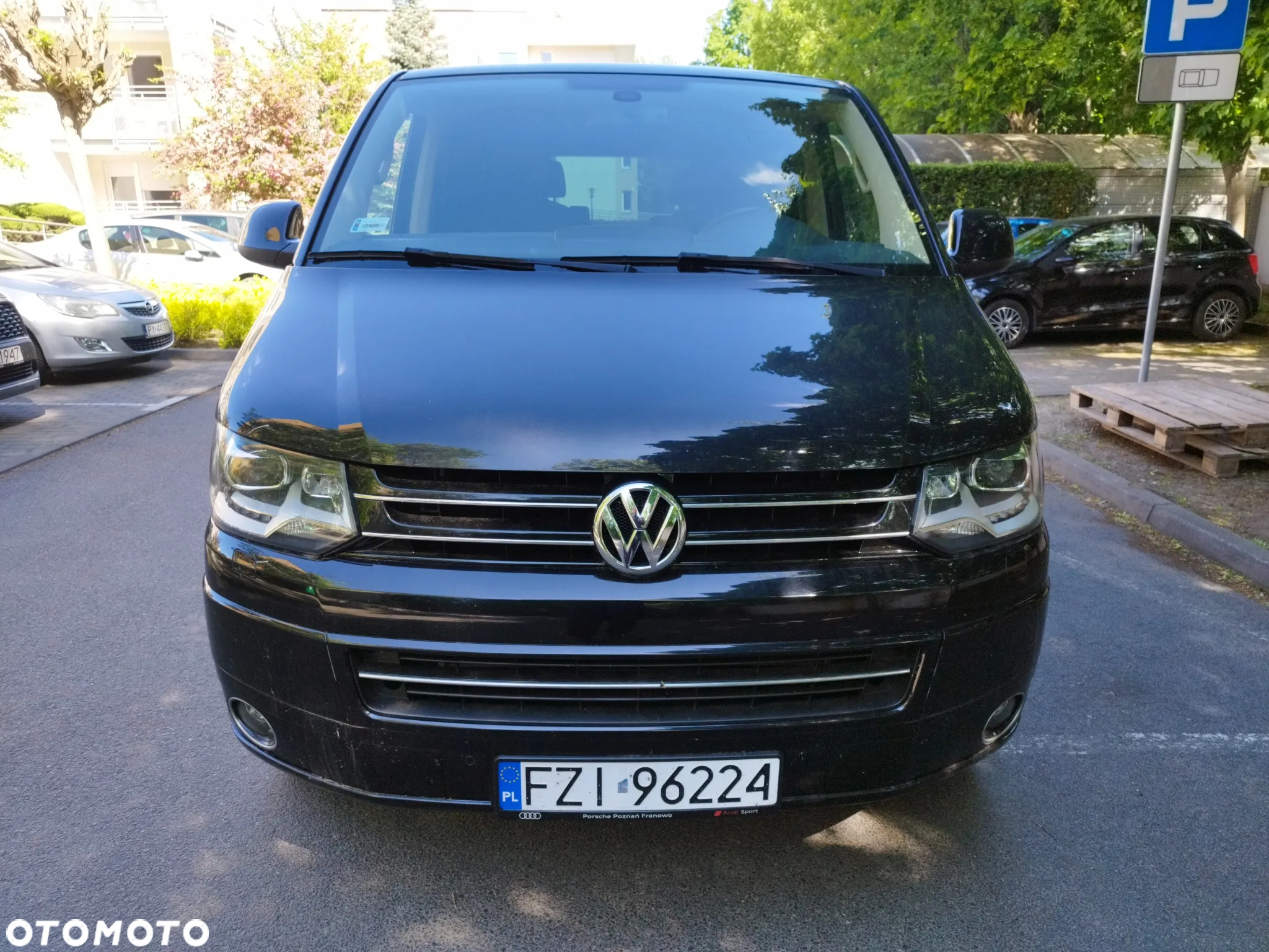 Volkswagen Multivan - 8