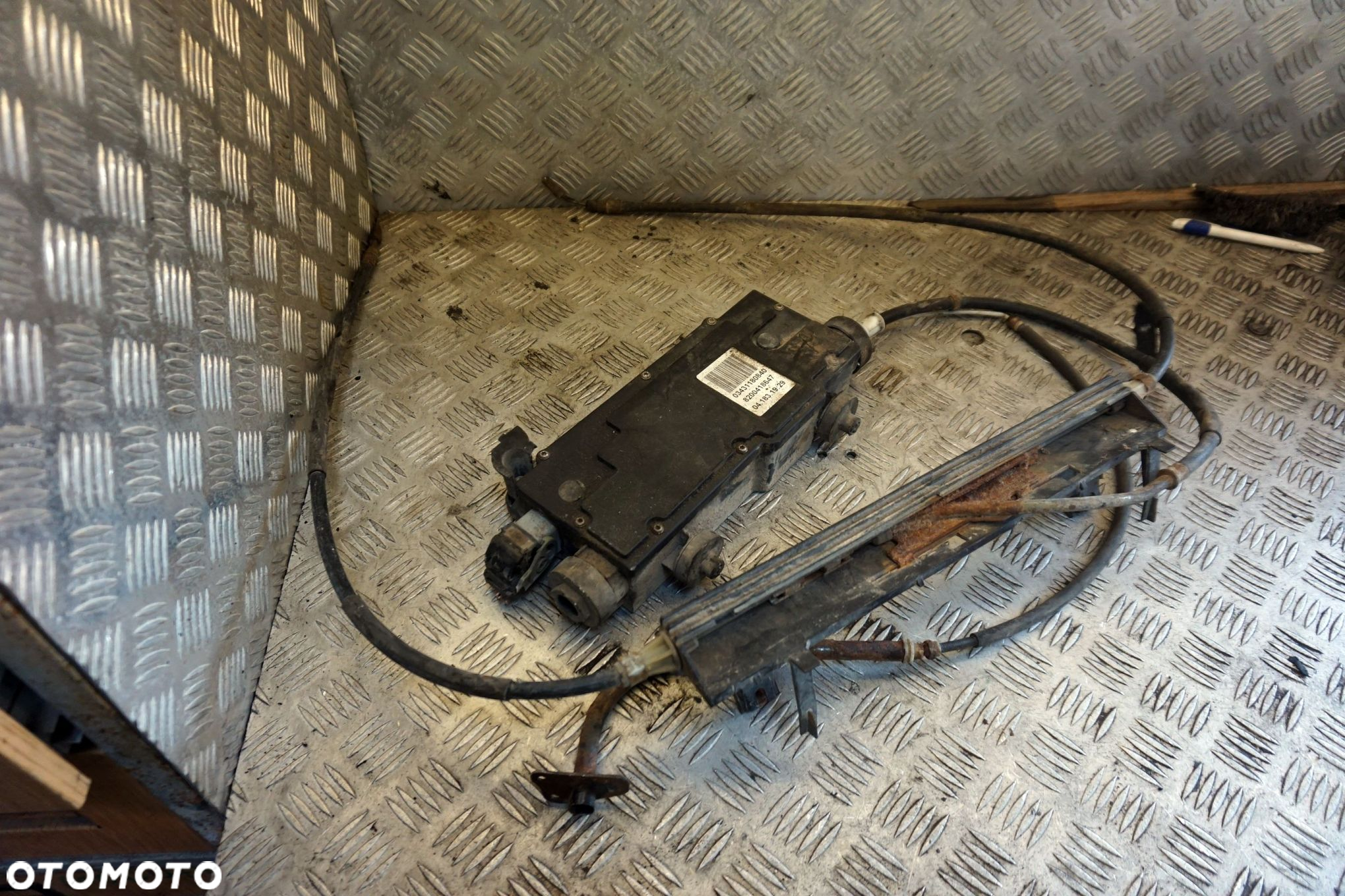 HAMULEC RĘCZNY ELEKTRYCZNY SCENIC II PH1 1.9 DCI 8200418647 RENAULT 2004-2006 - 5