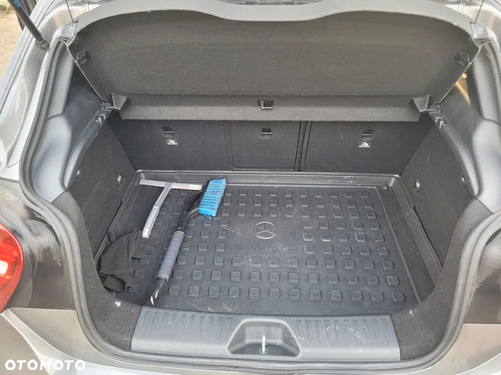 Mercedes-Benz Klasa A 200 7G-DCT Urban - 17