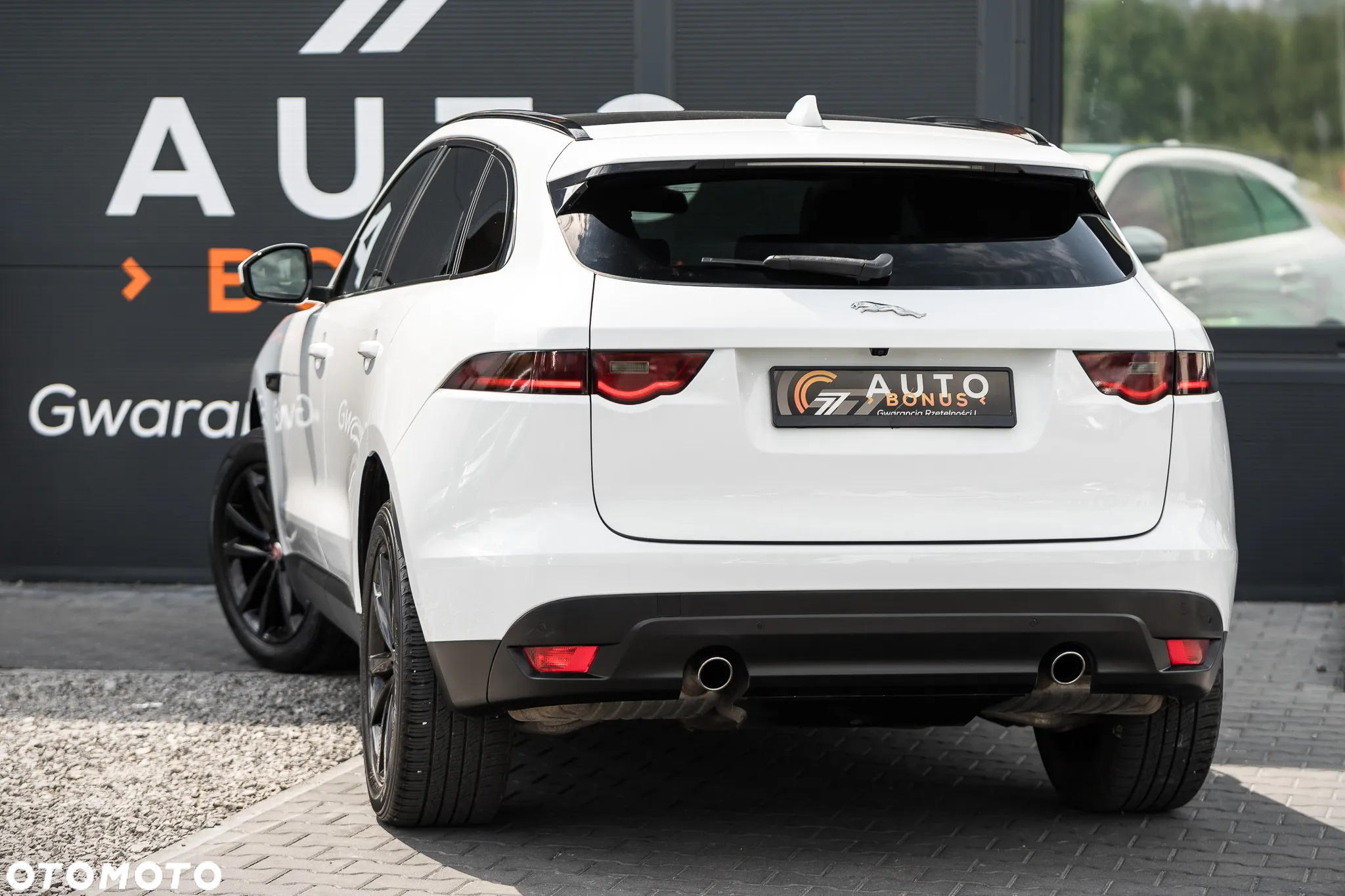 Jaguar F-Pace 2.0 i4D AWD Prestige - 8