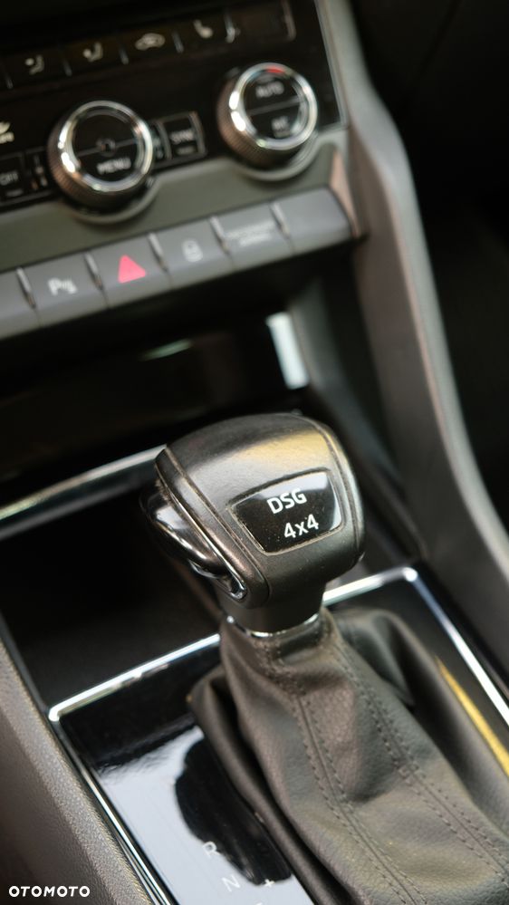 Skoda Karoq 2.0 TDI SCR 4x4 Style DSG - 14