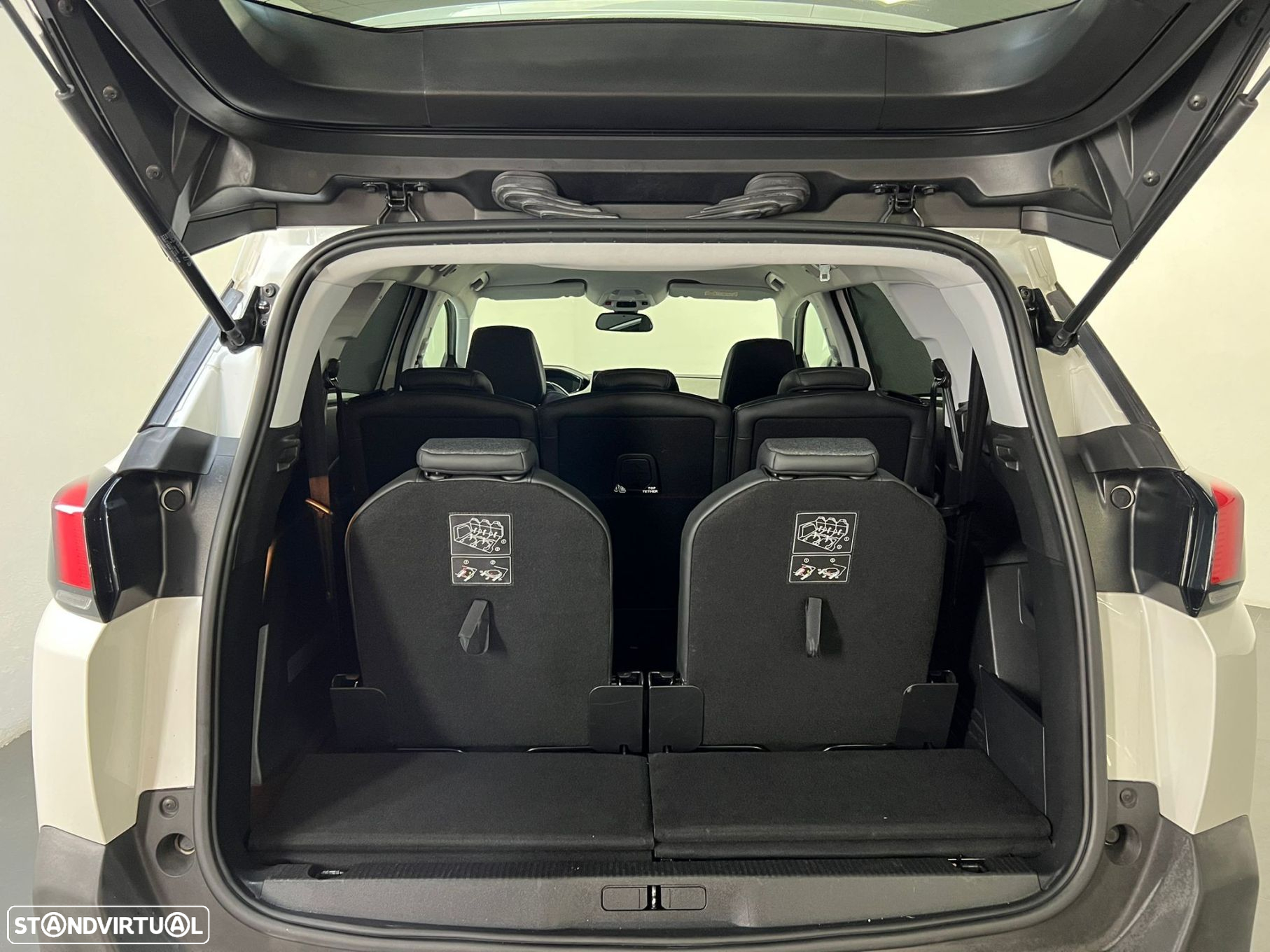 Peugeot 5008 1.2 PureTech Allure EAT8 - 21