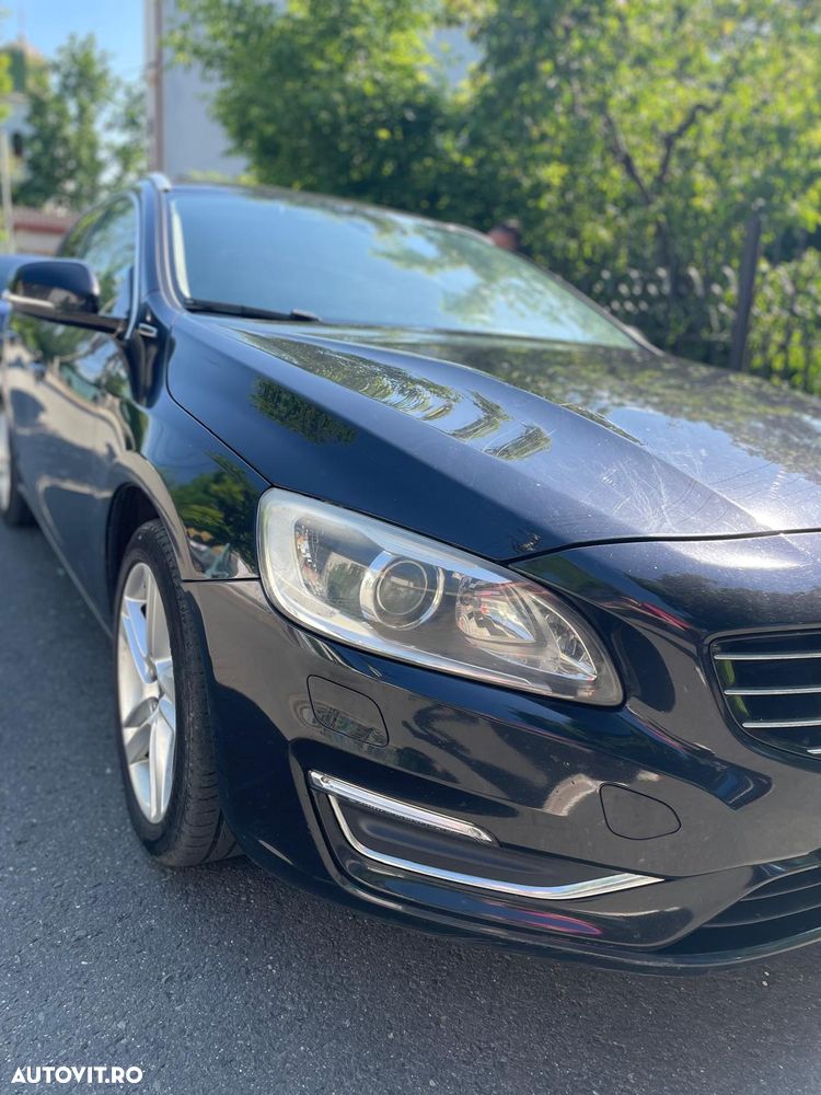 Volvo V60 D6 Plug-In-Hybrid AWD Geartronic Summum - 4
