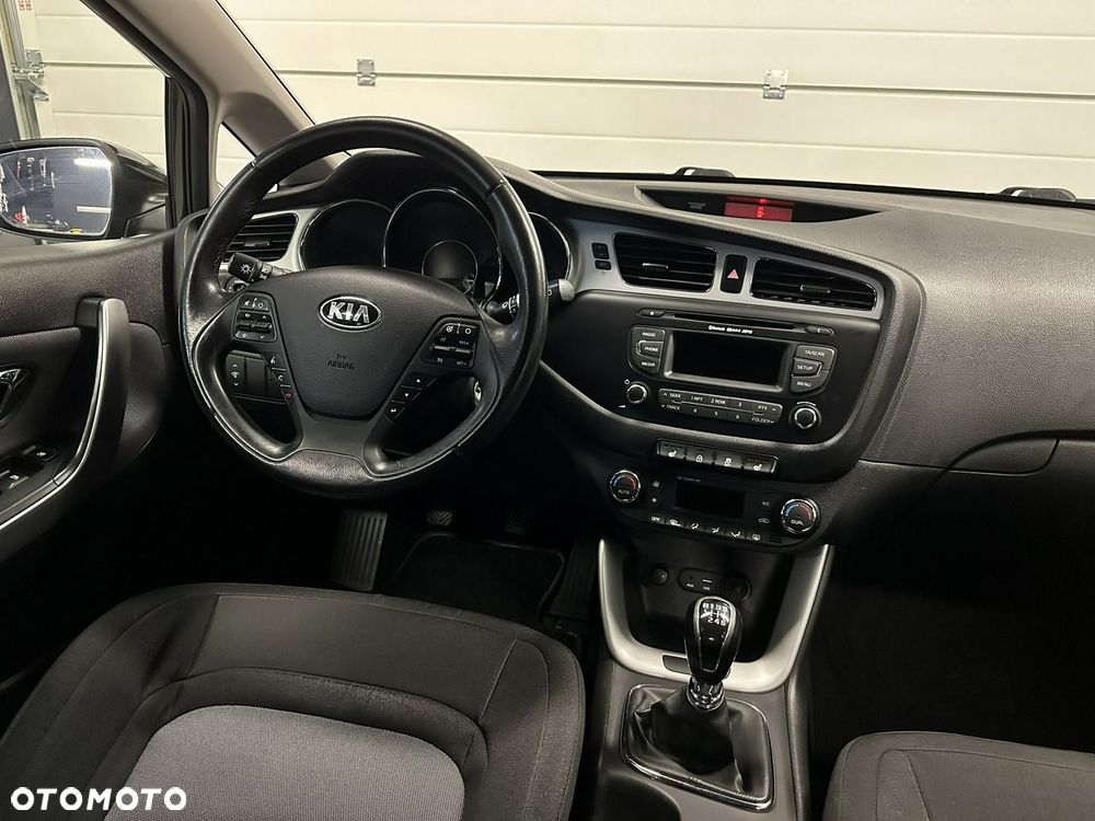 Kia Ceed - 8