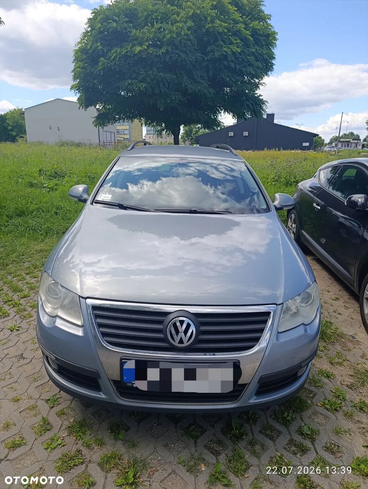 Volkswagen Passat - 1