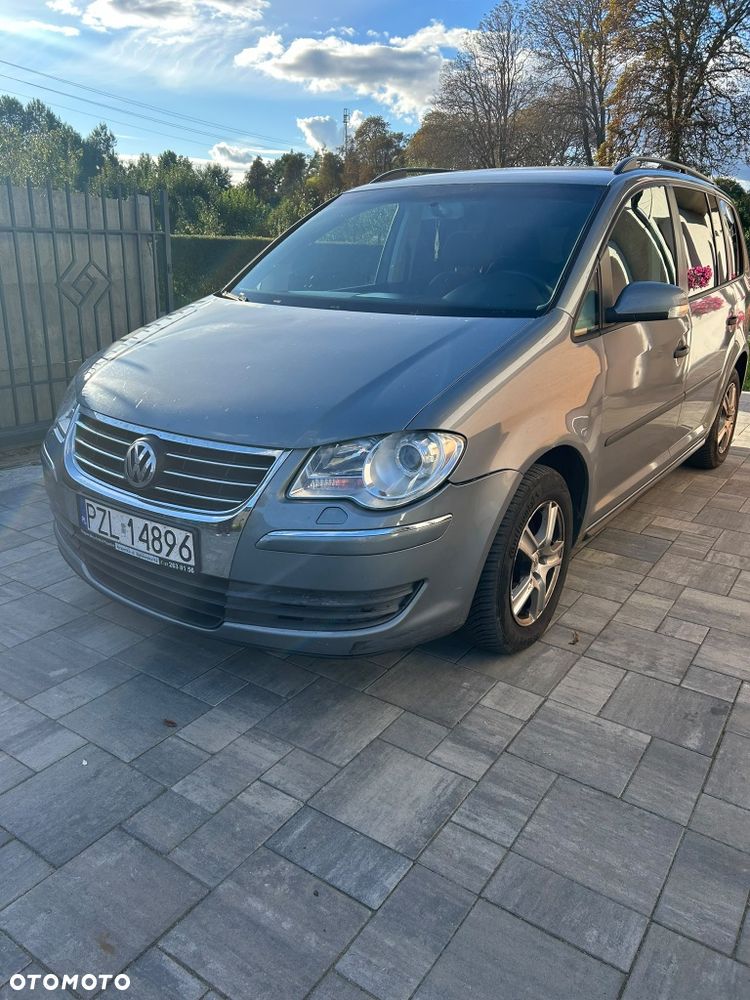Volkswagen Touran - 1