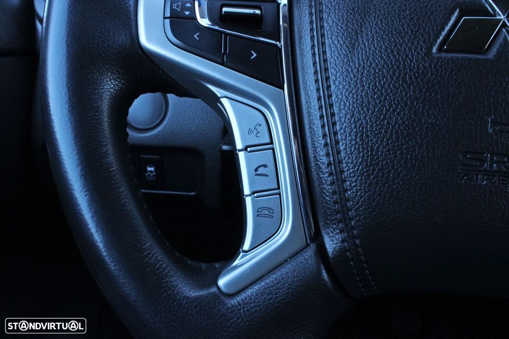 Mitsubishi L200 2.3 DI-D Strakar CD Connect Edition 4WD - 10