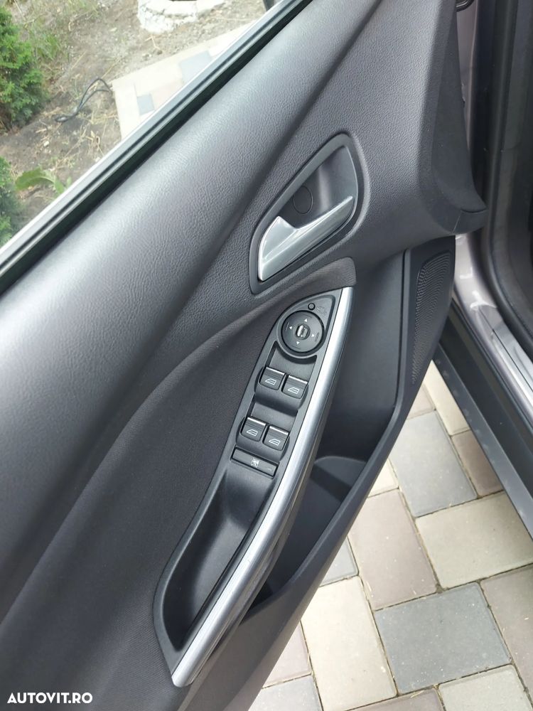 Ford Focus 1.6 TDCI DPF Titanium - 15