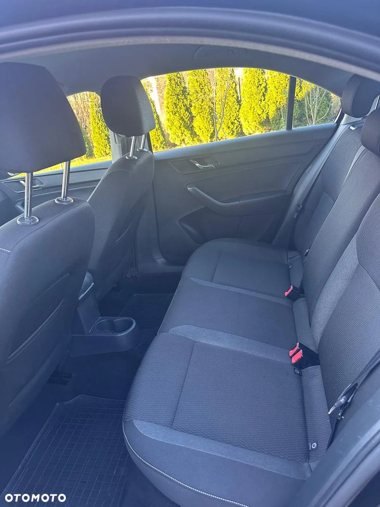 Skoda RAPID 1.2 TSI Style - 15