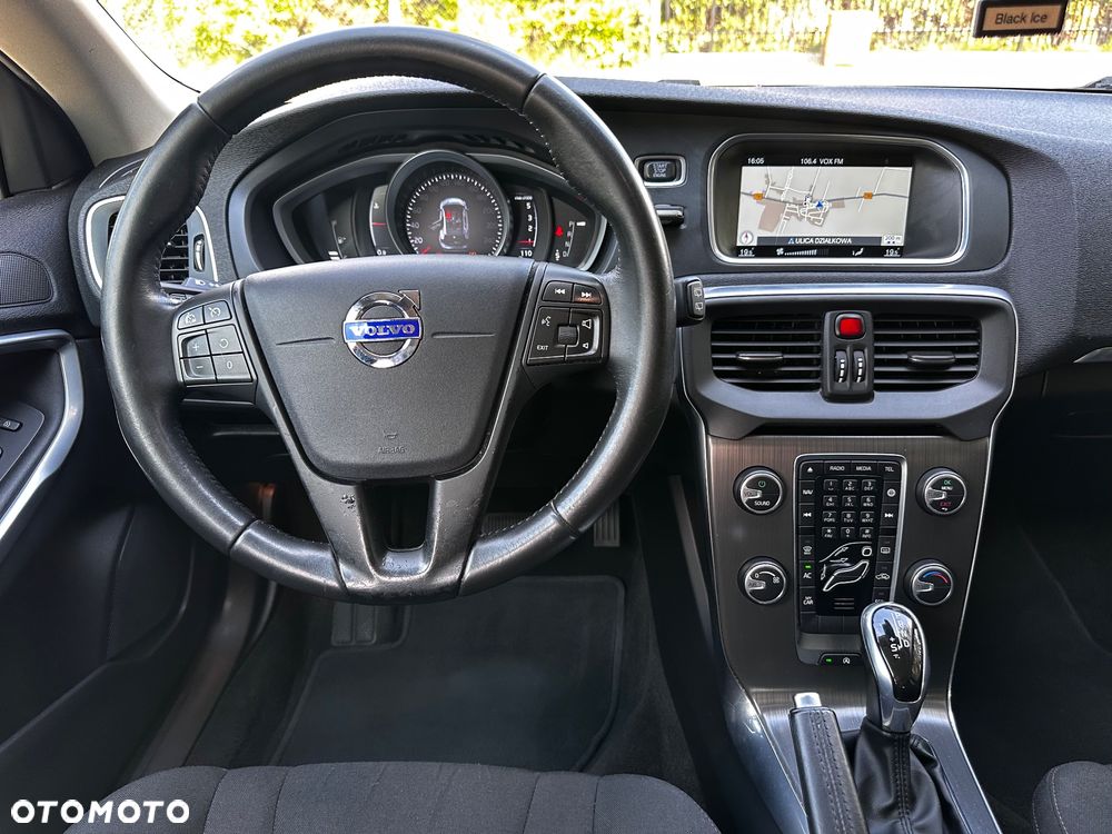 Volvo V40 D2 Momentum - 28