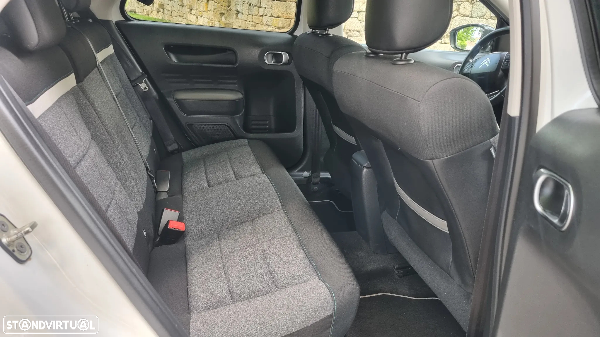 Citroën C4 Cactus 1.2 PureTech Feel Business - 26