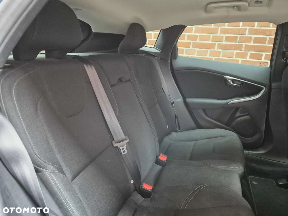Volvo V40 D3 Momentum - 14