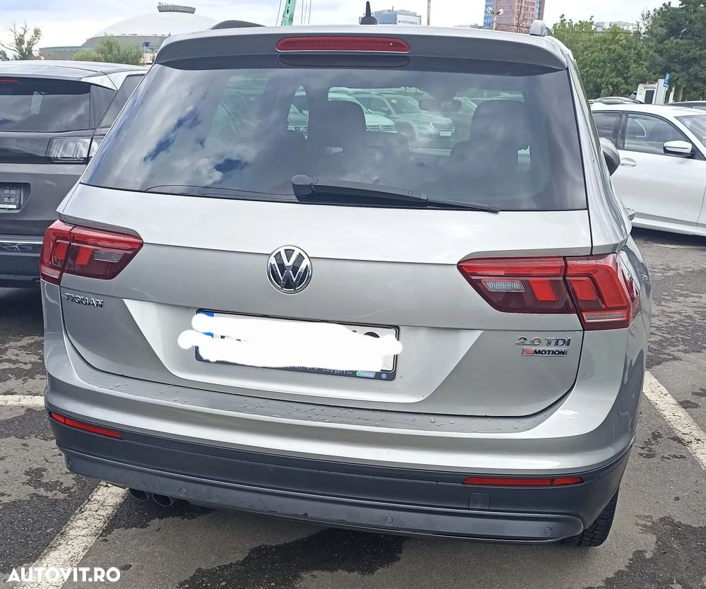 Volkswagen Tiguan - 2