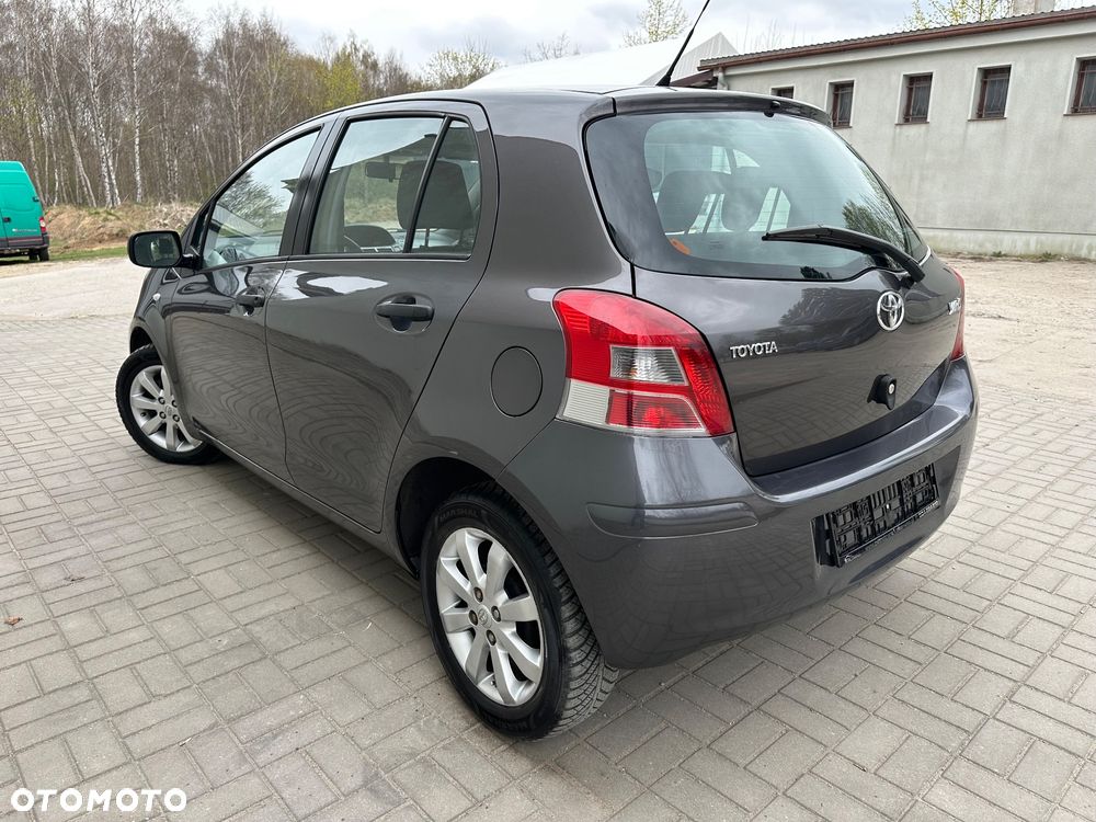 Toyota Yaris 1.4 D-4D - 14