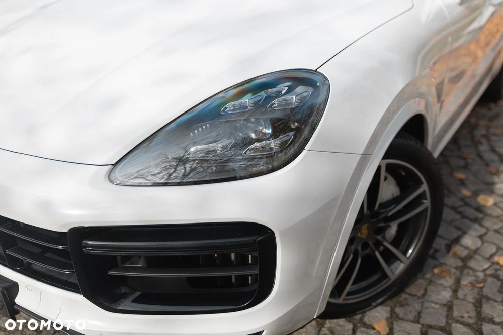 Porsche Cayenne Turbo - 2