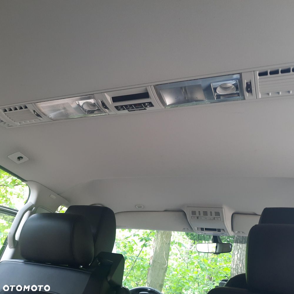 Volkswagen Multivan - 17