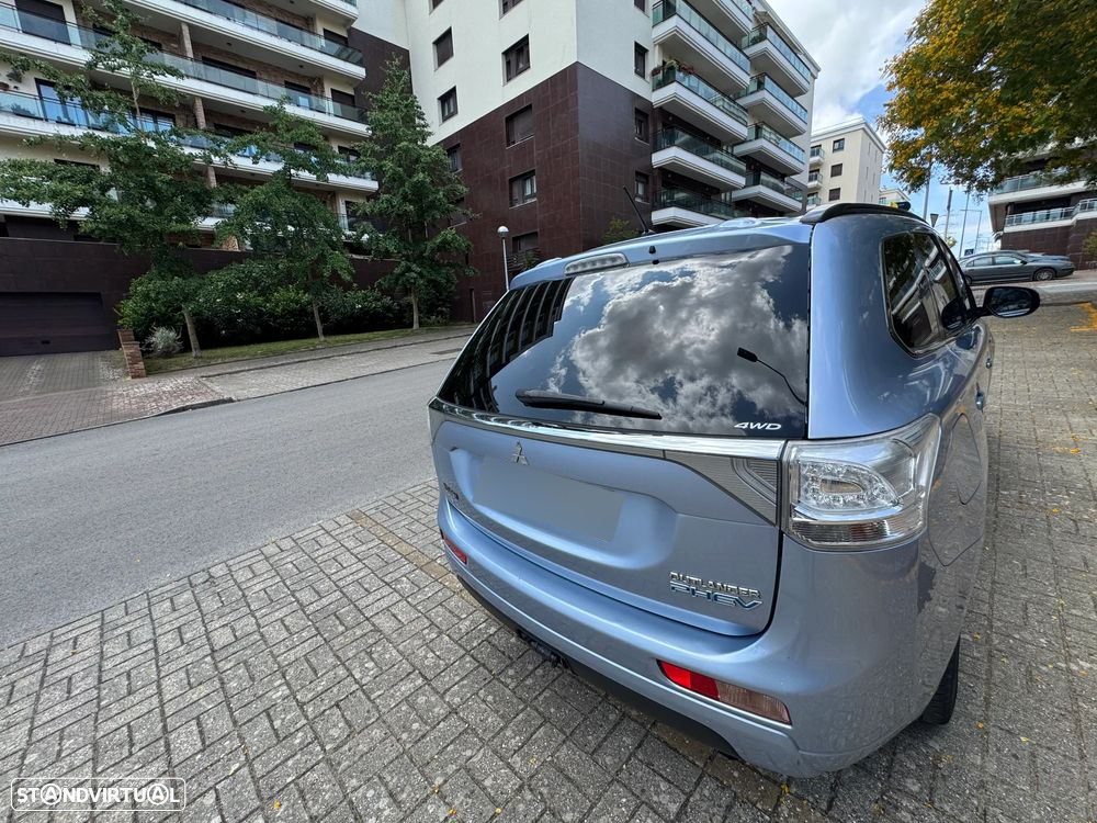 Mitsubishi Outlander 2.0 PHEV Instyle Navi - 6