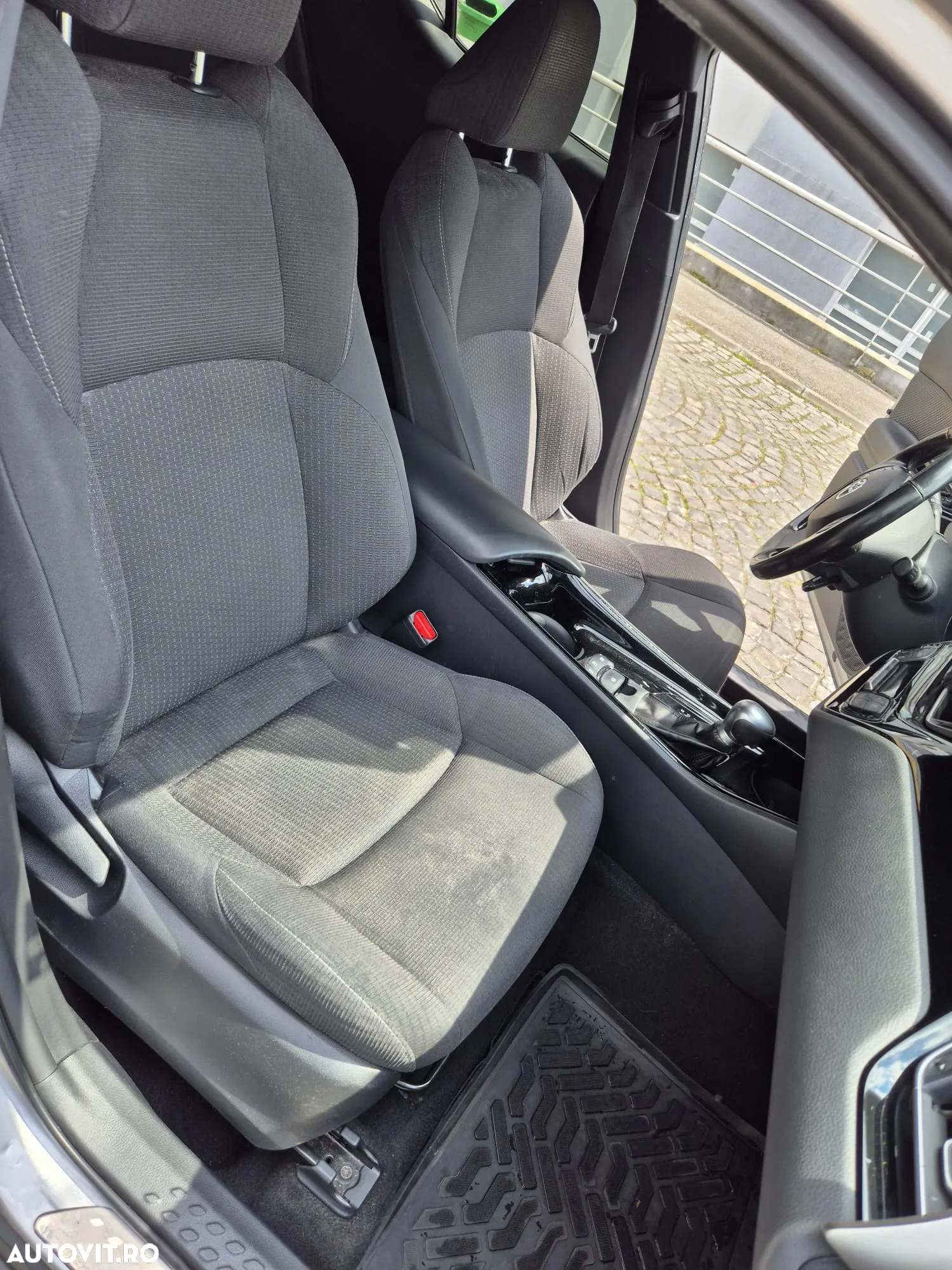 Toyota C-HR 1.8 HSD 4x2 CVT C-ult - 10
