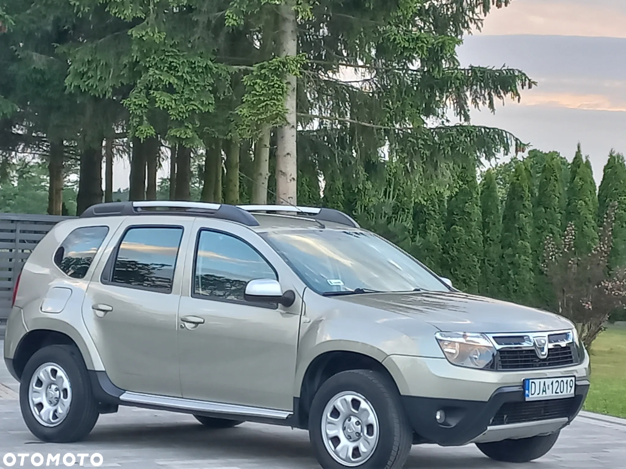 Dacia Duster 1.6 Laureate 4x4 - 11