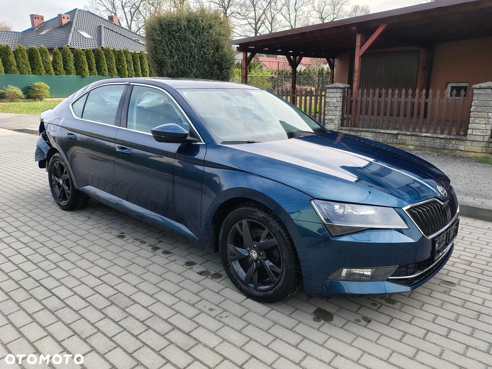 Skoda Superb 2.0 TDI Premium Edition - 13