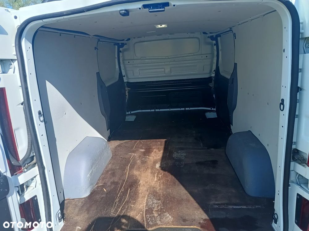 Renault Trafic L2H1 1.6 diesel 145kM 2018rok WEBASTO, CZUJNIKI PARKOWANIA, HAK, NIEWIELKI PRZEBIEG stan BDB, BEZWPADKOWY! - 24