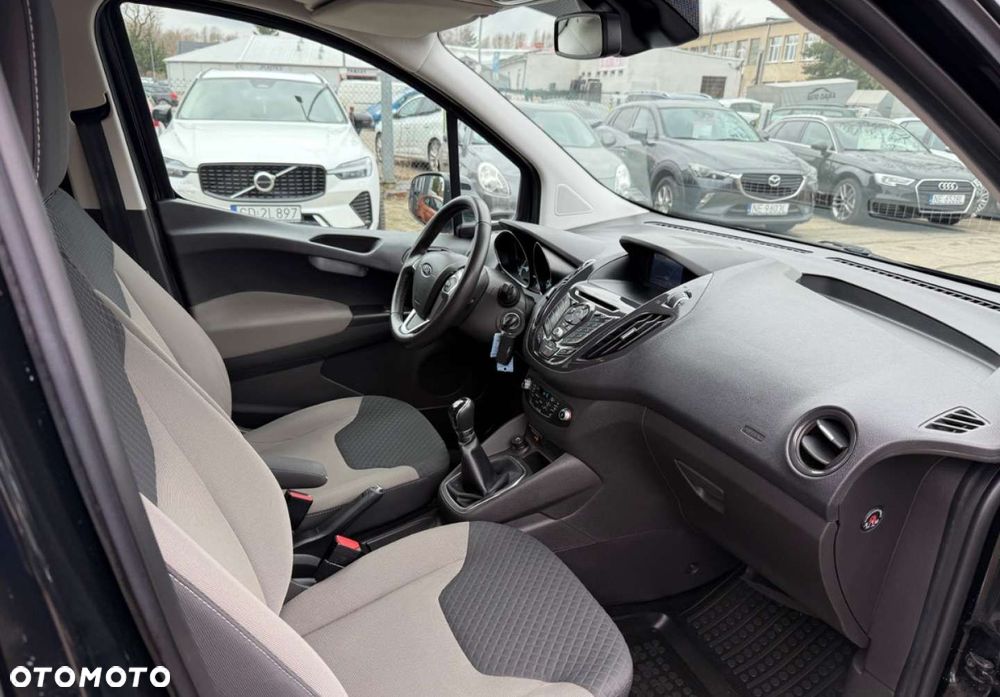 Ford Tourneo Courier - 25